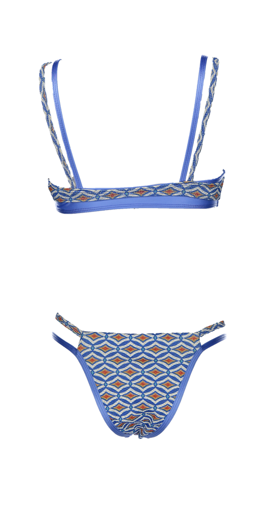 Bikini Echo In Levitating