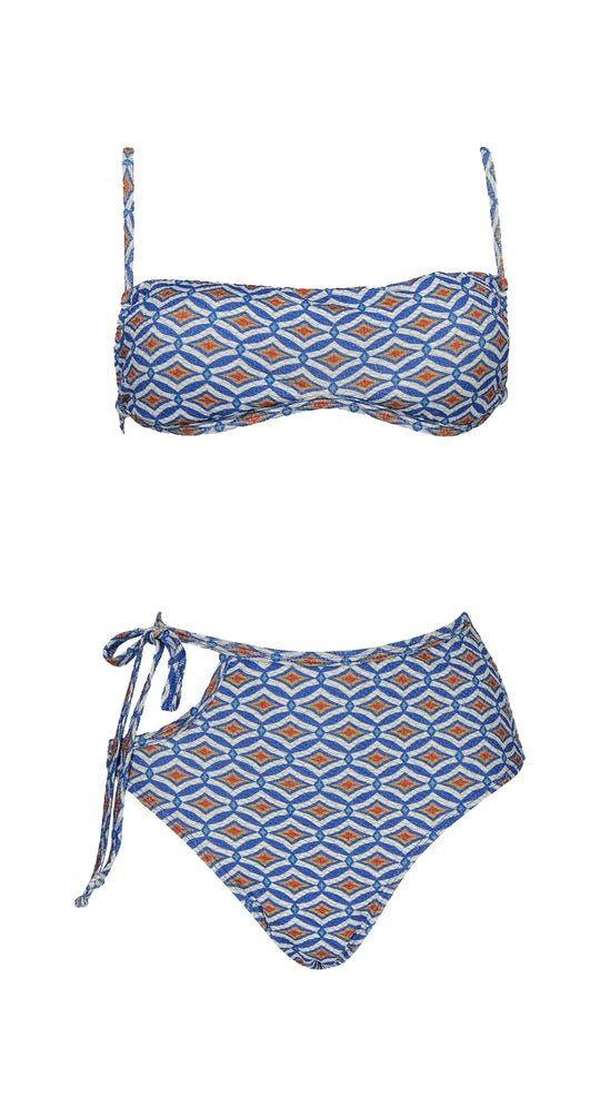 Bikini Allegra in Levitating