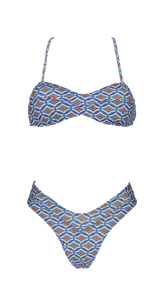 Bikini Harmonia in Levitating