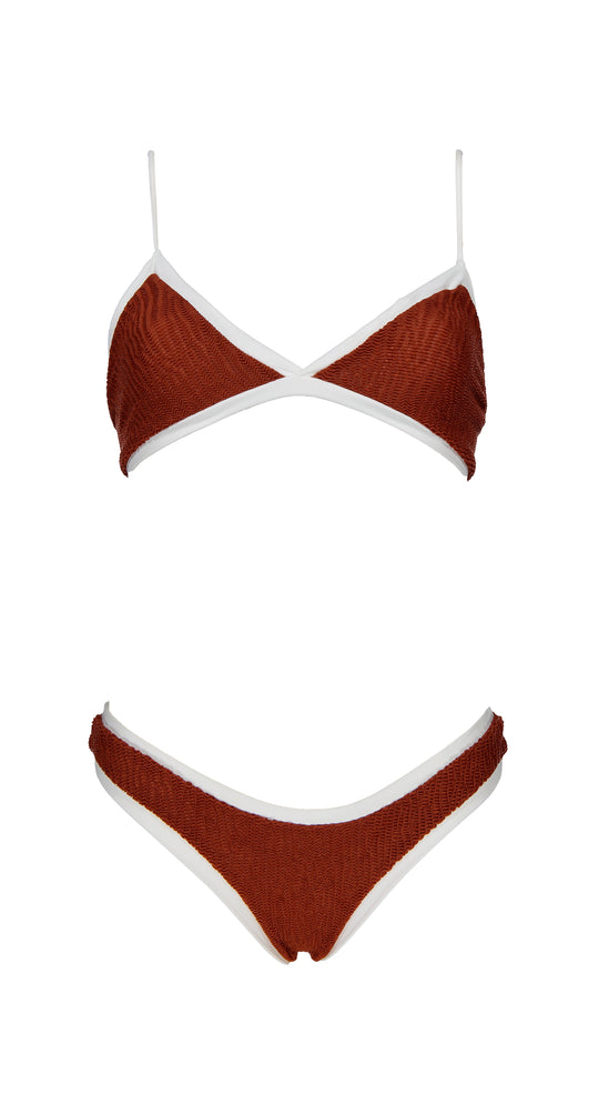 Bikini Duna in Anxiety